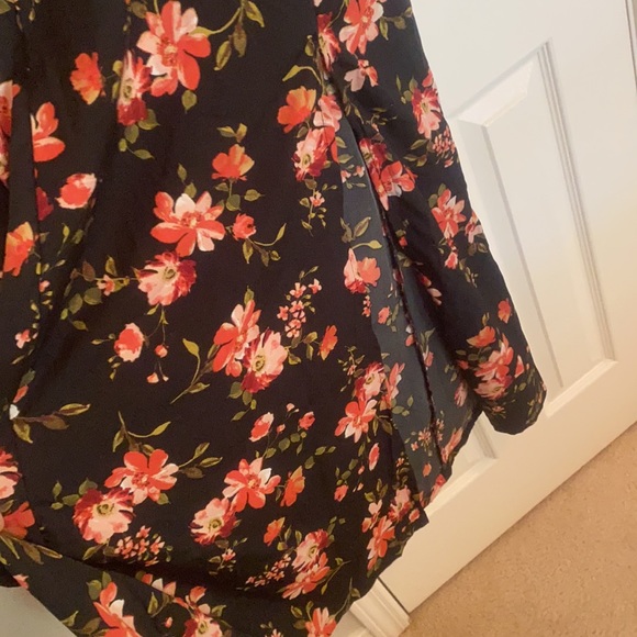 Gorgeous floral maxi dress - Picture 3 of 5